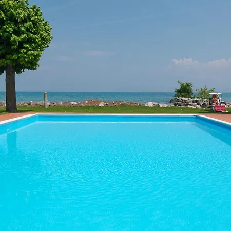 Incantevole Location Fronte Apartment Sirmione